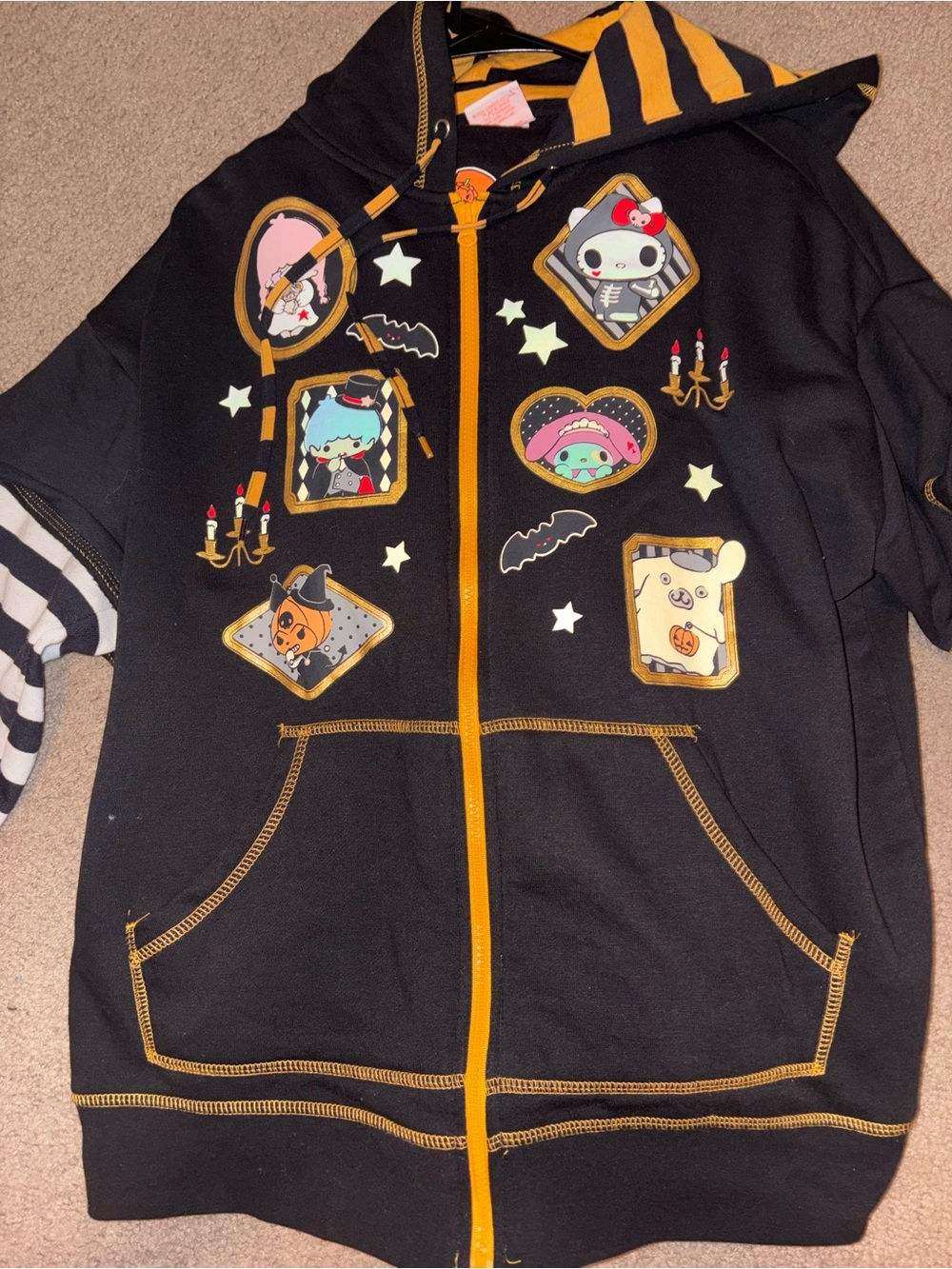 Hello Kitty Halloween zip up size M
#halloween #sanrio #hellokitty #y2k 🧡